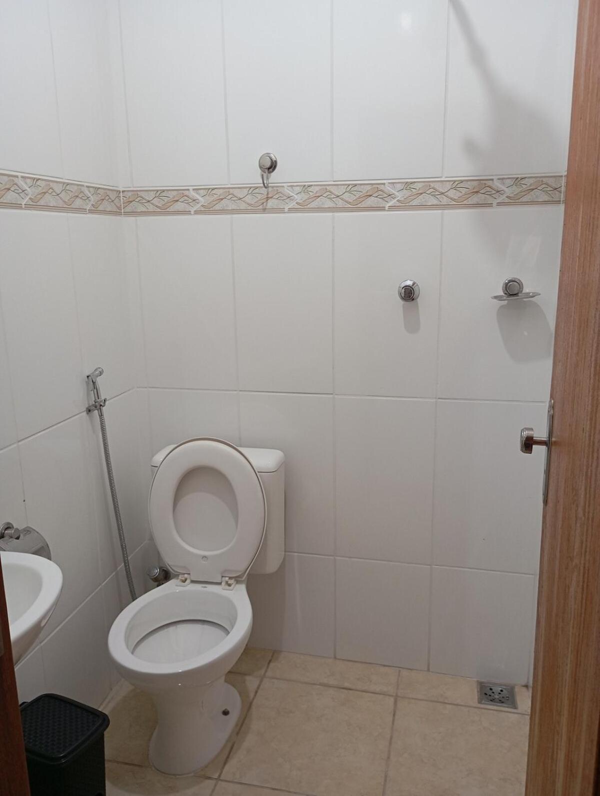 Lindo Sobrado Com 3 Quartos Sendo 2 * Belo Horizonte